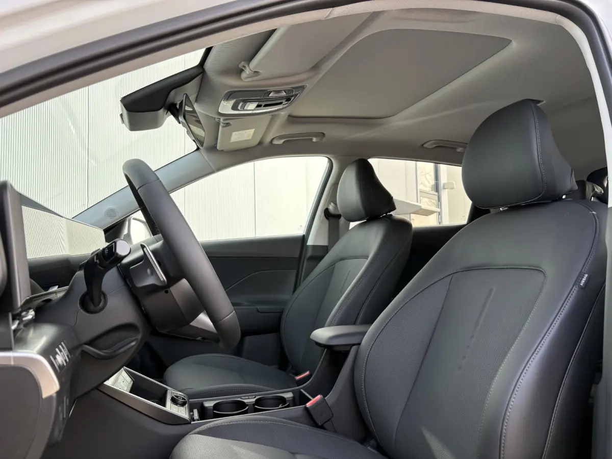 1.6 GDI HEV Premium Sky / Demo Deal / Trekhaak Afneembaar 13-Polig / Stoelverkoeling / Stoelverwarming Voor + Achter / 360 camera / Navigatie / BOSE Audio /