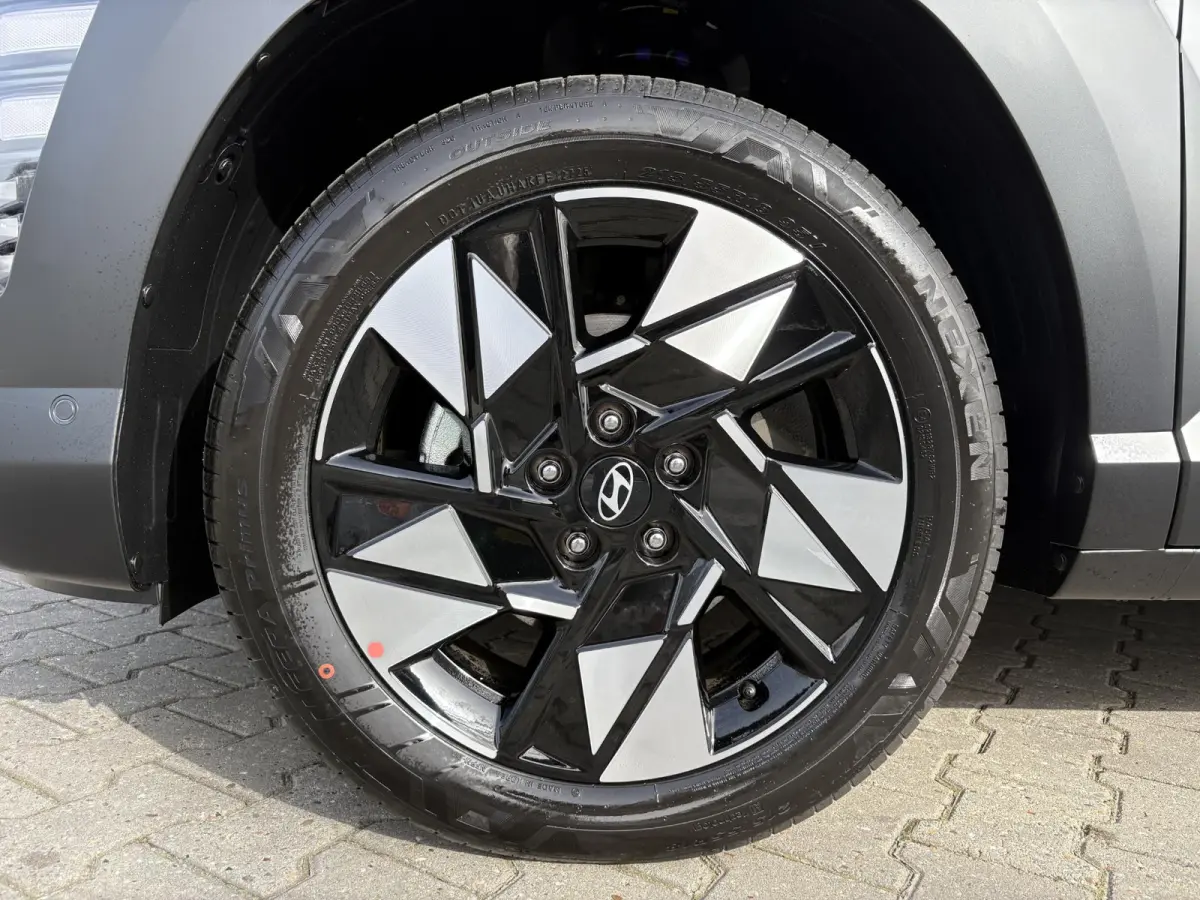 1.6 GDI HEV Premium Sky / Demo Deal / Trekhaak Afneembaar 13-Polig / Stoelverkoeling / Stoelverwarming Voor + Achter / 360 camera / Navigatie / BOSE Audio /