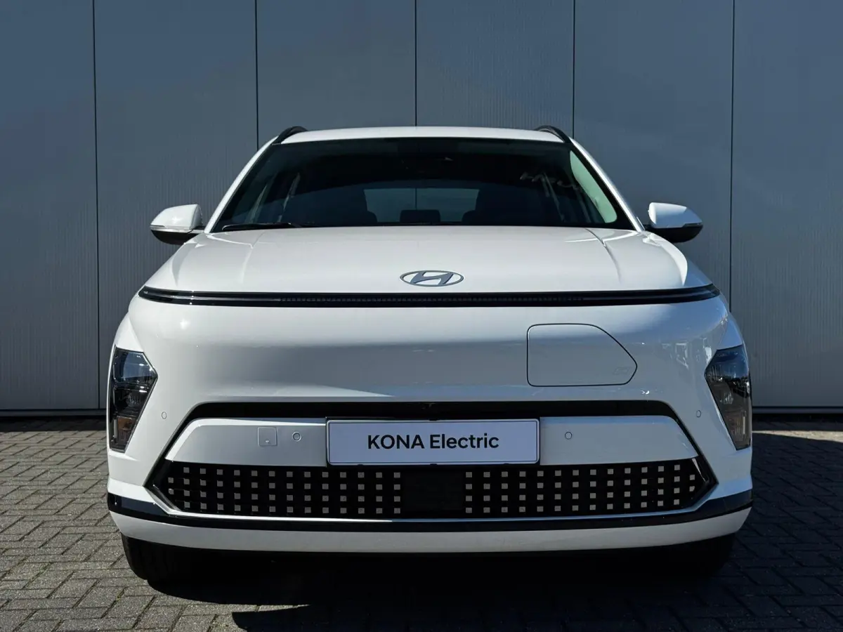 Comfort 64.8 kWh / 4000 Voordeel / Achteruitrijcamera / Dynamische Navigatie / Adaptive Cruise Control / Climate Control / Lichtmetalen Velgen /