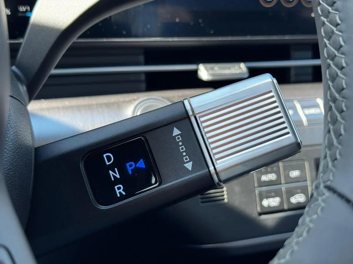Comfort 64.8 kWh / 4000 Voordeel / Achteruitrijcamera / Dynamische Navigatie / Adaptive Cruise Control / Climate Control / Lichtmetalen Velgen /