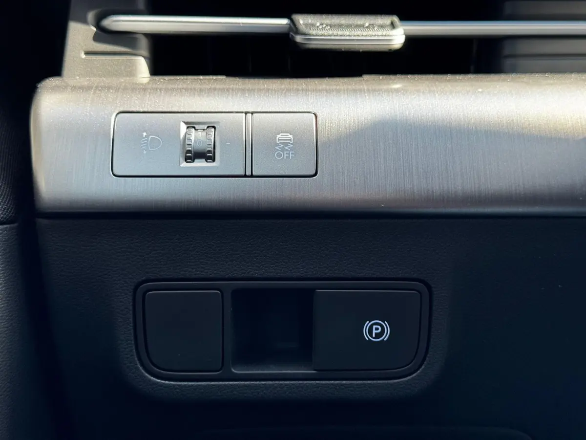 Comfort 64.8 kWh / 4000 Voordeel / Achteruitrijcamera / Dynamische Navigatie / Adaptive Cruise Control / Climate Control / Lichtmetalen Velgen /