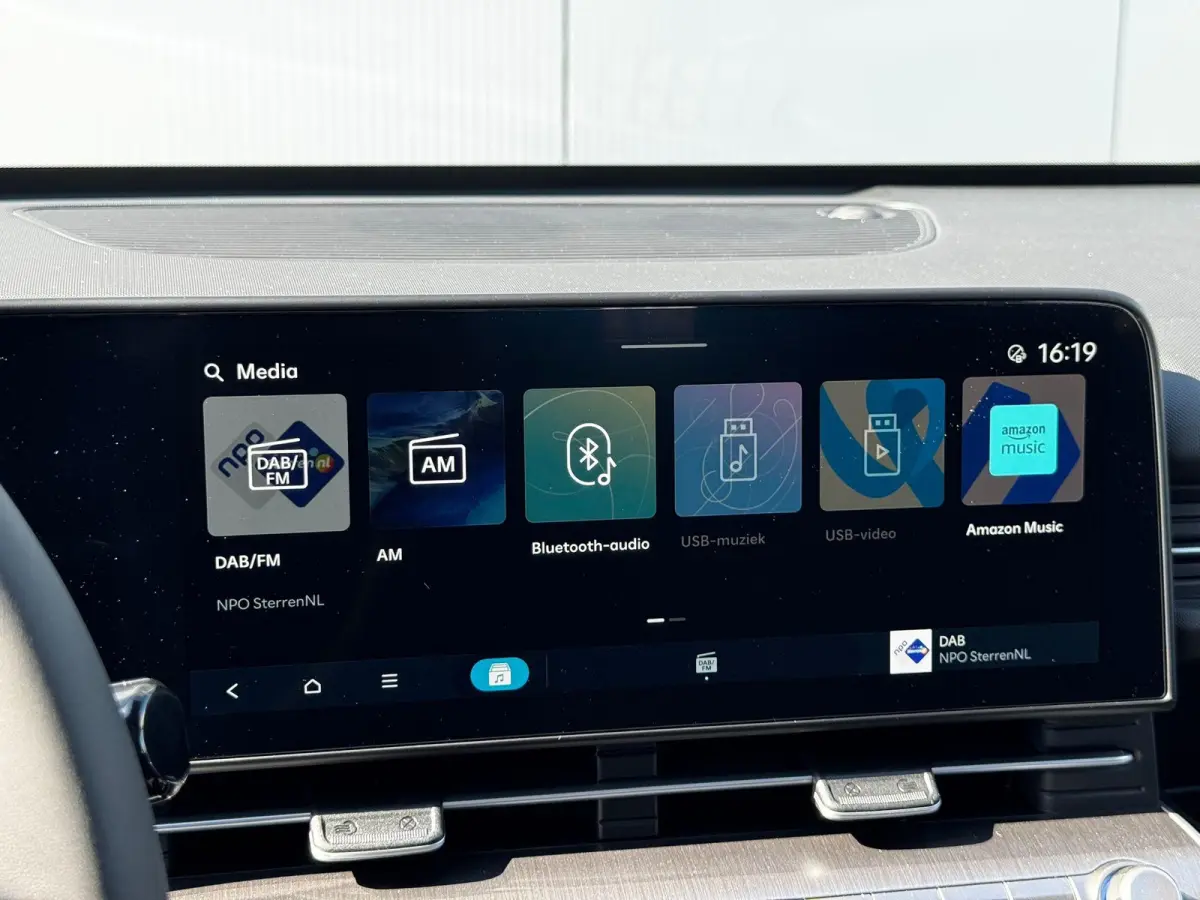 Comfort 64.8 kWh / 4000 Voordeel / Achteruitrijcamera / Dynamische Navigatie / Adaptive Cruise Control / Climate Control / Lichtmetalen Velgen /