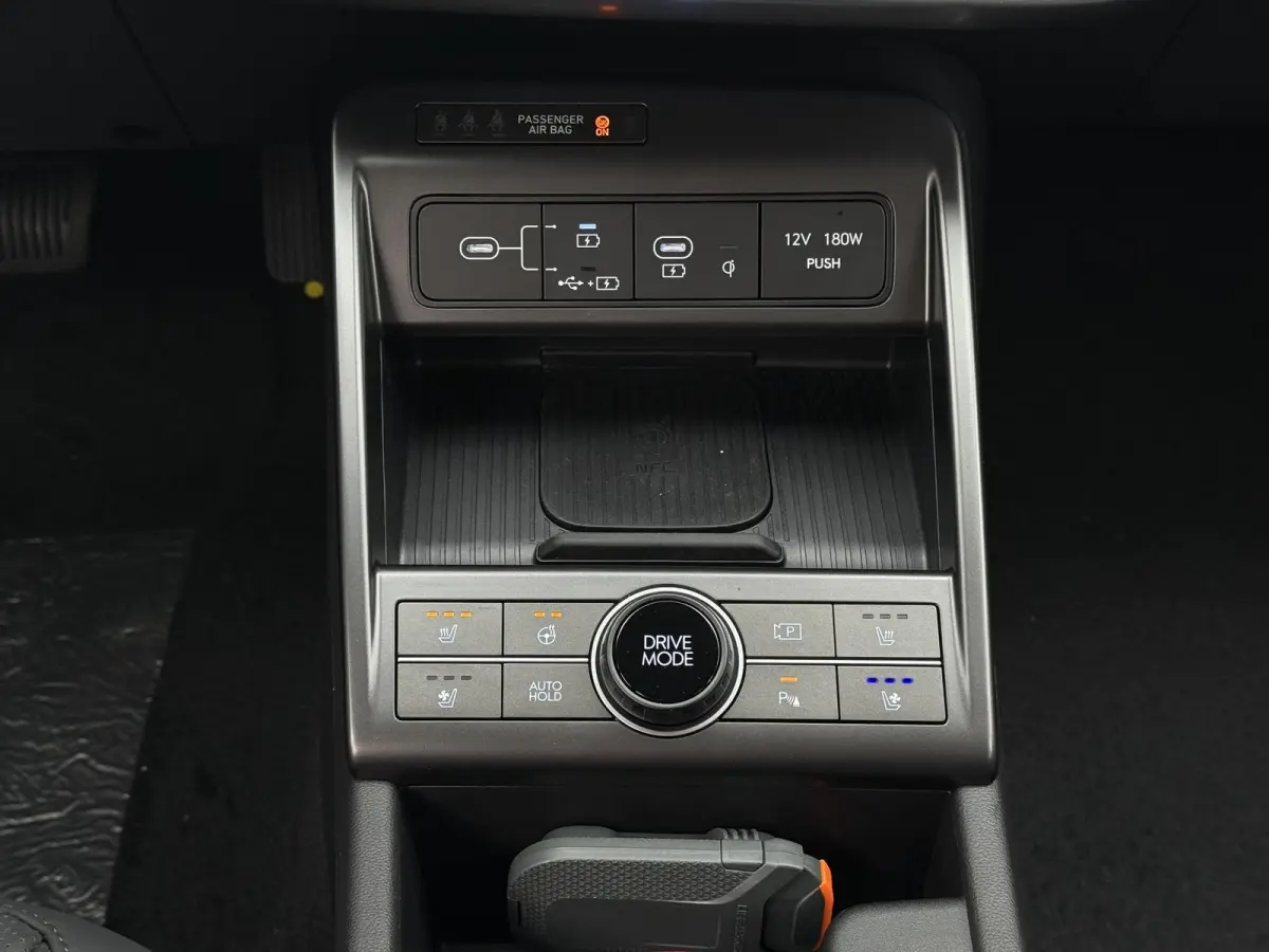 1.6 GDI HEV Premium / Demo Deal / MY 26 / Zwart Leder / Stoelverkoeling / Stoelverwarming Voor + Achter / Stuurverwarming / 360 Camera / BOSE Audio /