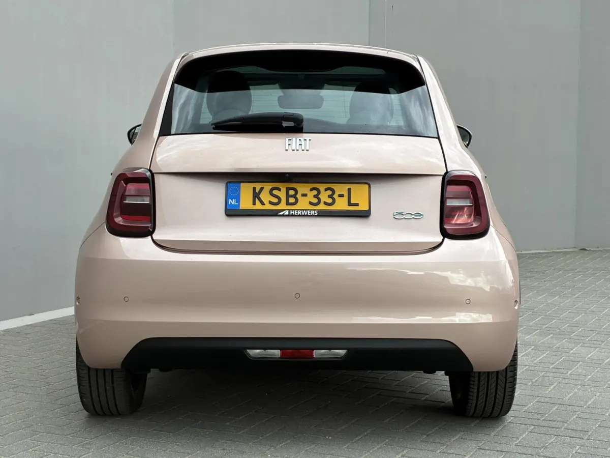 La Prima 42 kWh / SOH 94% / Apple Carplay/Android Auto / Achteruitrijcamera / Adaptieve Cruise Control / Lichtmetalen Velgen 17" / Navigatie / 3-fase / Snelladen /