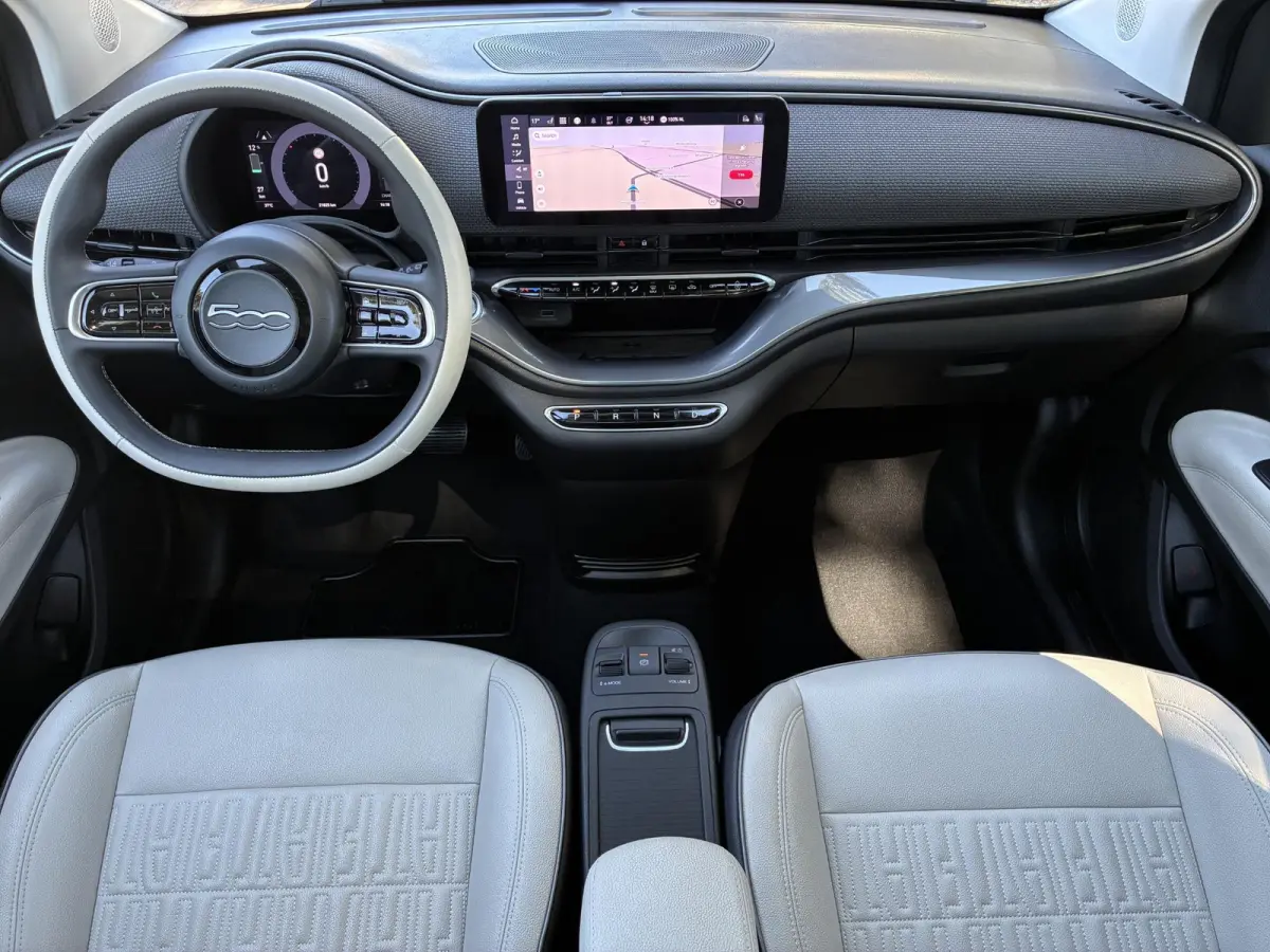 La Prima 42 kWh / SOH 94% / Apple Carplay/Android Auto / Achteruitrijcamera / Adaptieve Cruise Control / Lichtmetalen Velgen 17" / Navigatie / 3-fase / Snelladen /