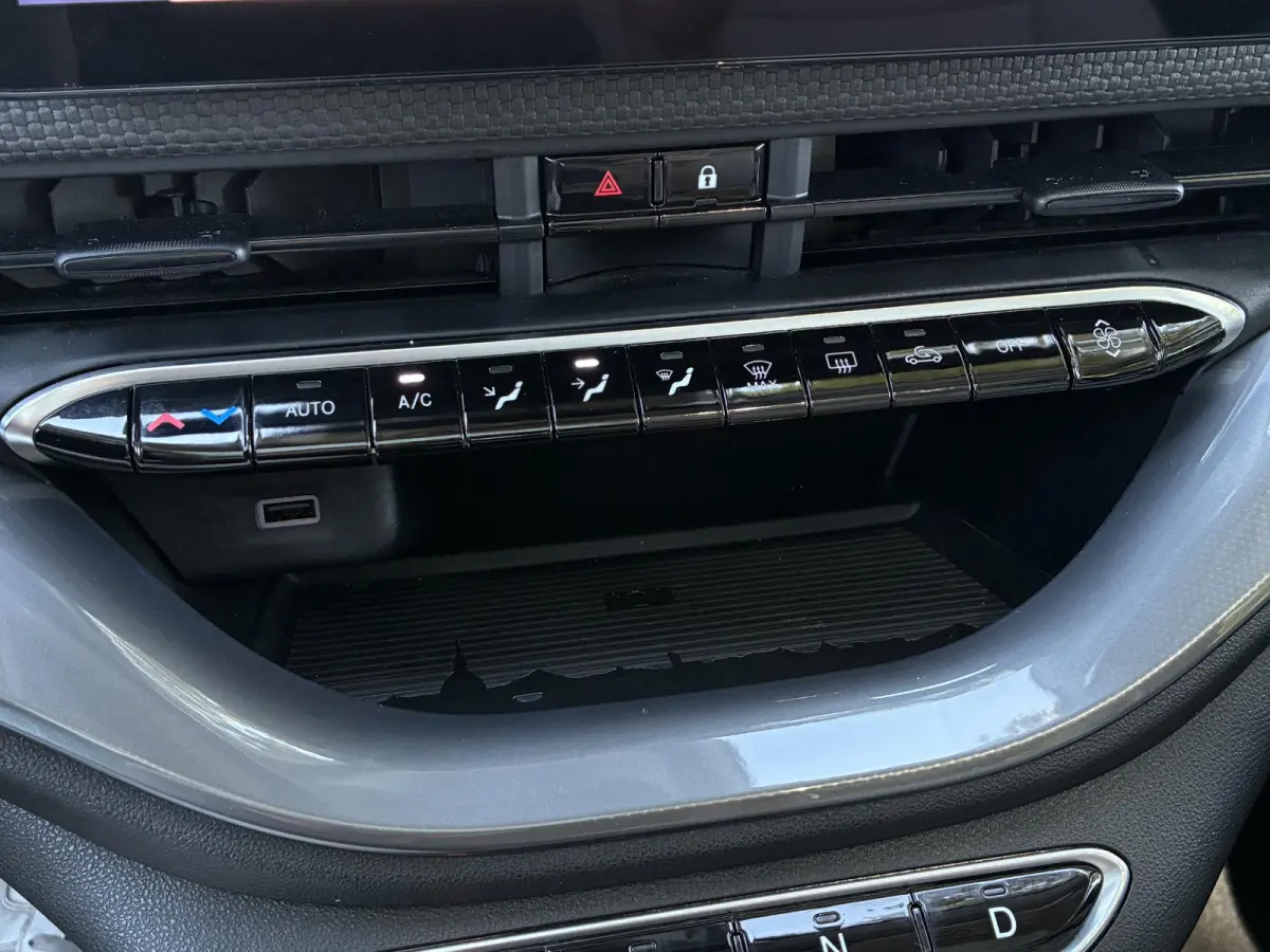 La Prima 42 kWh / SOH 94% / Apple Carplay/Android Auto / Achteruitrijcamera / Adaptieve Cruise Control / Lichtmetalen Velgen 17" / Navigatie / 3-fase / Snelladen /