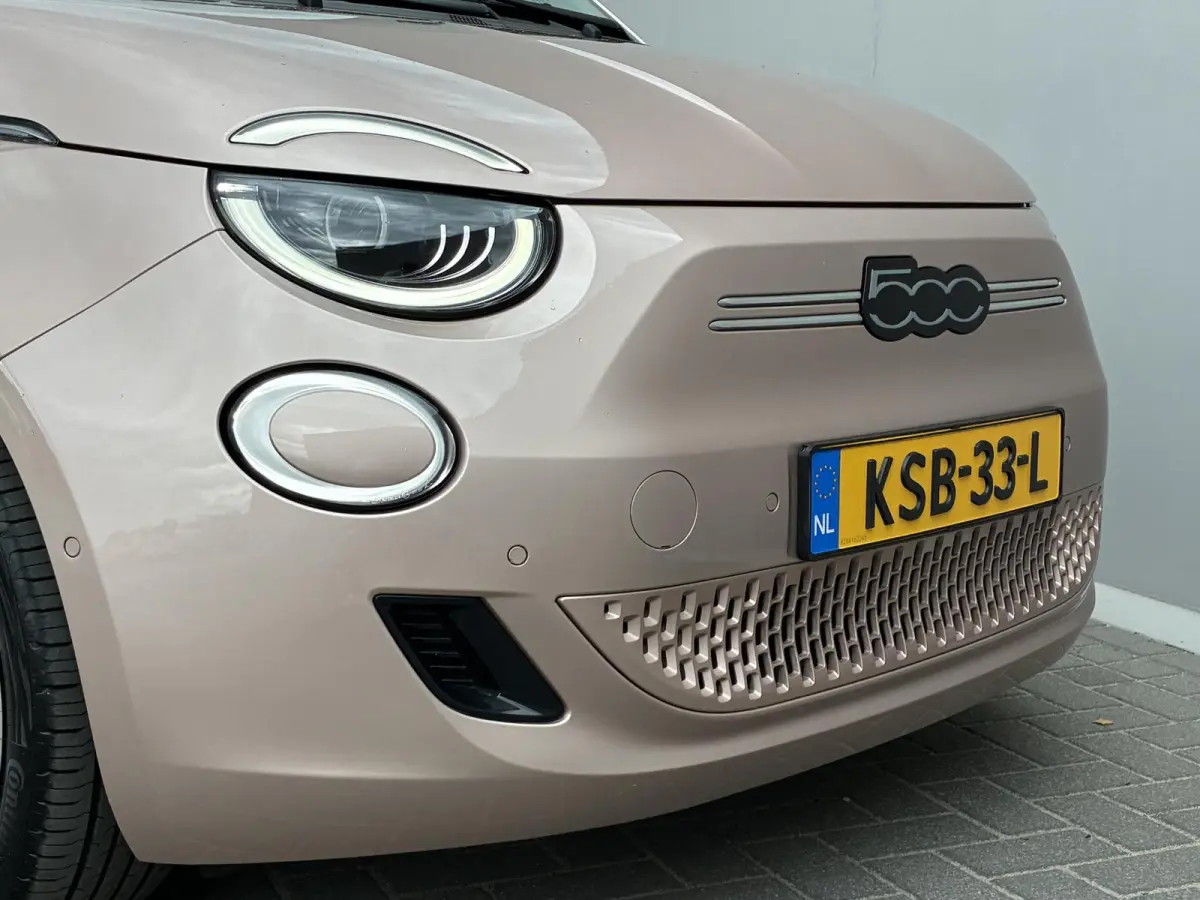 La Prima 42 kWh / SOH 94% / Apple Carplay/Android Auto / Achteruitrijcamera / Adaptieve Cruise Control / Lichtmetalen Velgen 17" / Navigatie / 3-fase / Snelladen /