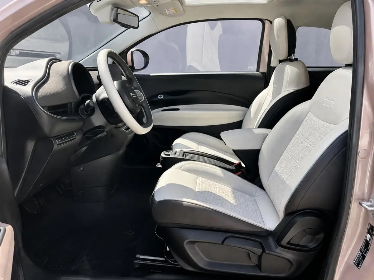 La Prima 42 kWh / SOH 94% / Apple Carplay/Android Auto / Achteruitrijcamera / Adaptieve Cruise Control / Lichtmetalen Velgen 17" / Navigatie / 3-fase / Snelladen /