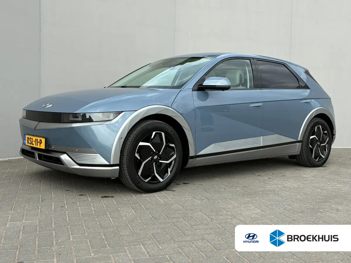 Lounge 77.4 kWh / SOH 100% / Fabrieksgarantie tot 12-2027 / CCS snelladen / Head Up Display / Warmtepomp / Trekgewicht 1600 kg / Elektrische achterklep / Stuur- Stoel & Achterbank verwarming