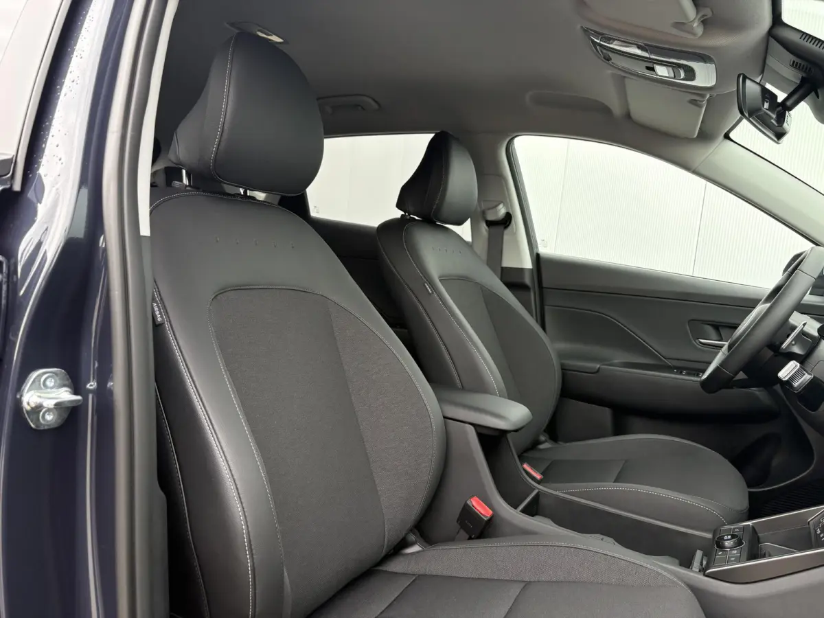1.6 GDI HEV Comfort Plus / Stoelverwarming voor en achter / Stuurverwarming / Navigatie / Apple Carplay/Android Auto / Stof/Lederen bekleding / Climate Control / Cruis Control Adaptief /