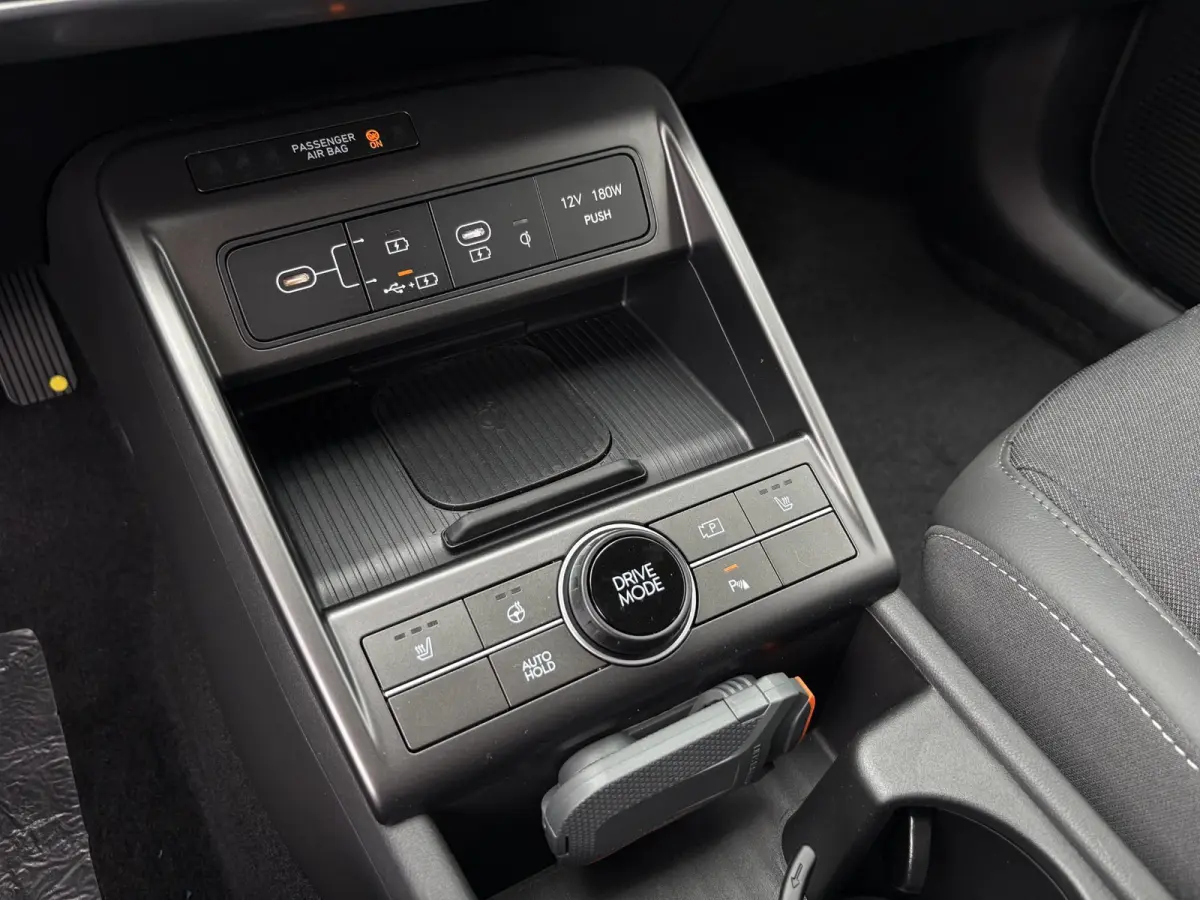 1.6 GDI HEV Comfort Plus / Stoelverwarming voor en achter / Stuurverwarming / Navigatie / Apple Carplay/Android Auto / Stof/Lederen bekleding / Climate Control / Cruis Control Adaptief /