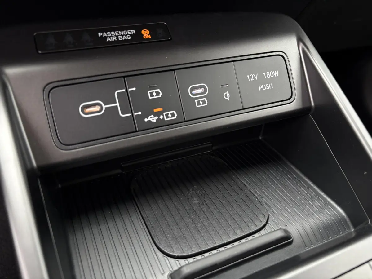 1.6 GDI HEV Comfort Plus / Stoelverwarming voor en achter / Stuurverwarming / Navigatie / Apple Carplay/Android Auto / Stof/Lederen bekleding / Climate Control / Cruis Control Adaptief /