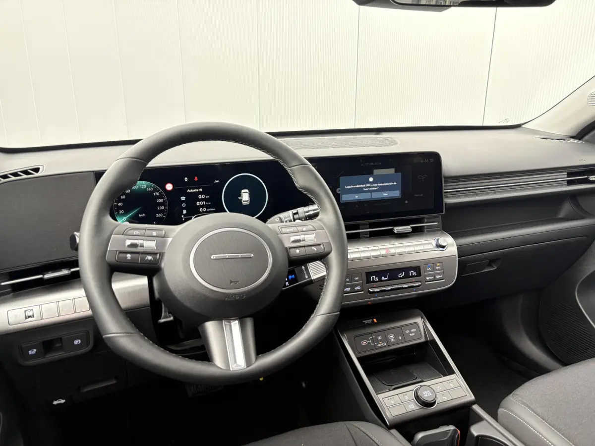 1.6 GDI HEV Comfort Plus / Stoelverwarming voor en achter / Stuurverwarming / Navigatie / Apple Carplay/Android Auto / Stof/Lederen bekleding / Climate Control / Cruis Control Adaptief /
