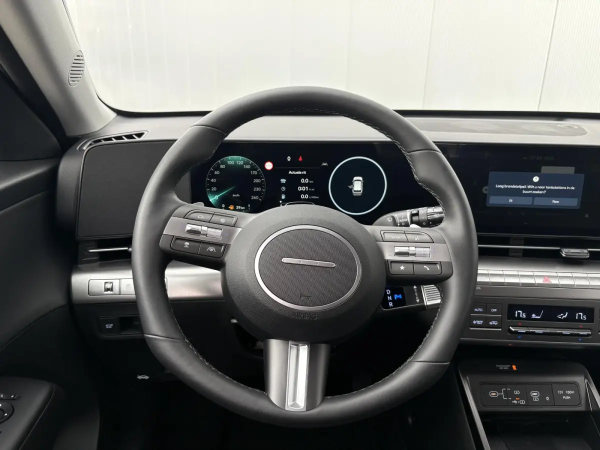 1.6 GDI HEV Comfort Plus / Stoelverwarming voor en achter / Stuurverwarming / Navigatie / Apple Carplay/Android Auto / Stof/Lederen bekleding / Climate Control / Cruis Control Adaptief /