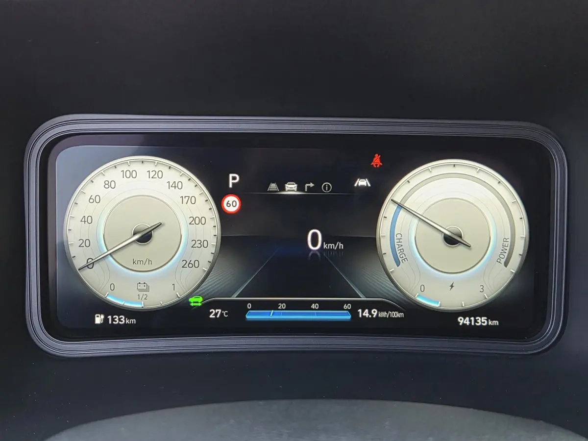EV Comfort 39 kWh / SOH 100% / 3 fase Laden/ 8 jaar Batterijgarantie/  Fabrieksgarantie tot 02-2027 / Dealer onderhouden / Batterijgarantie tot 02-2030 / WLTP 305 km stad 435 km / CSS snella