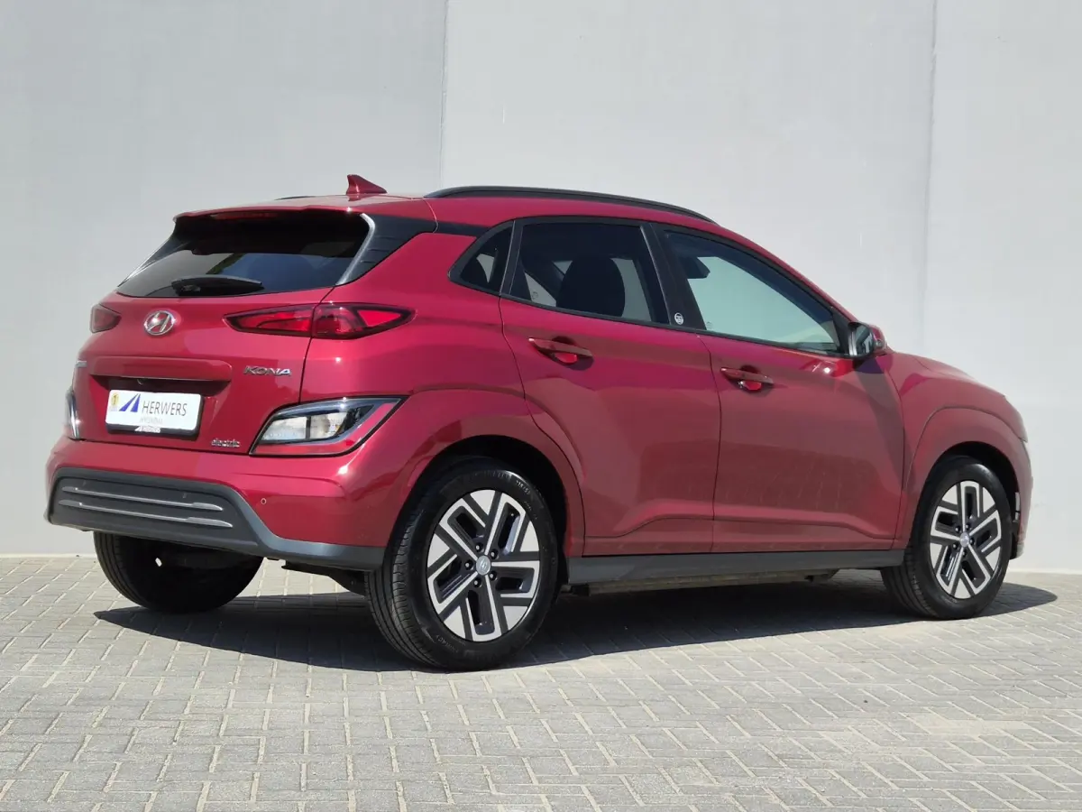 EV Comfort 39 kWh / SOH 100% / 3 fase Laden/ 8 jaar Batterijgarantie/  Fabrieksgarantie tot 02-2027 / Dealer onderhouden / Batterijgarantie tot 02-2030 / WLTP 305 km stad 435 km / CSS snella