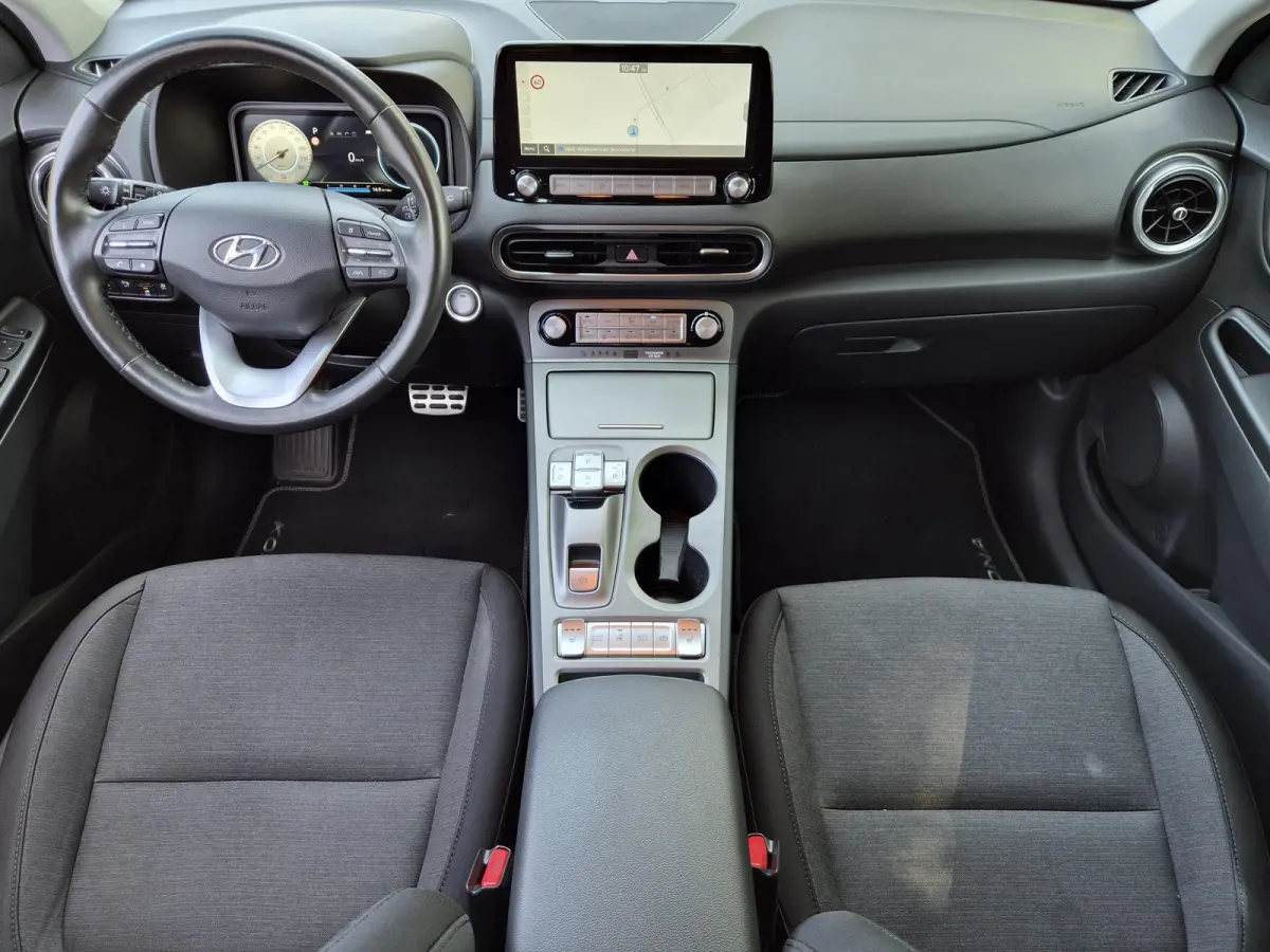 EV Comfort 39 kWh / SOH 100% / 3 fase Laden/ 8 jaar Batterijgarantie/  Fabrieksgarantie tot 02-2027 / Dealer onderhouden / Batterijgarantie tot 02-2030 / WLTP 305 km stad 435 km / CSS snella
