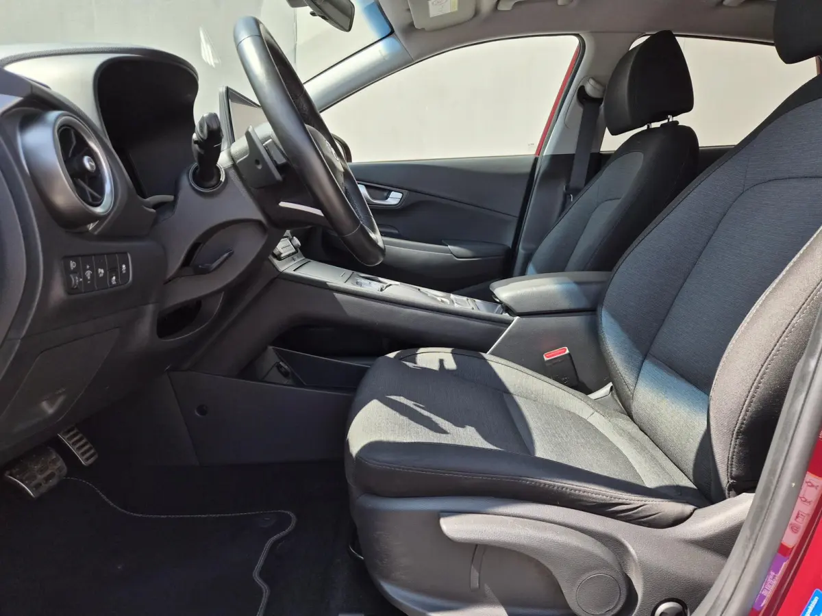 EV Comfort 39 kWh / SOH 100% / 3 fase Laden/ 8 jaar Batterijgarantie/  Fabrieksgarantie tot 02-2027 / Dealer onderhouden / Batterijgarantie tot 02-2030 / WLTP 305 km stad 435 km / CSS snella