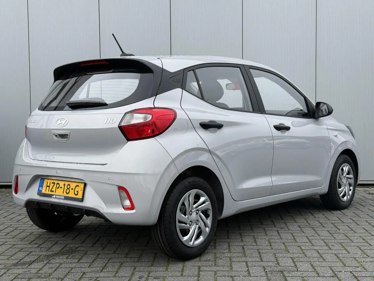 1.0 Comfort / Navigatie / Achteruitrijcamera / Parkeersensoren Achter / Airco / Cruise Control / Snel Leverbaar! /