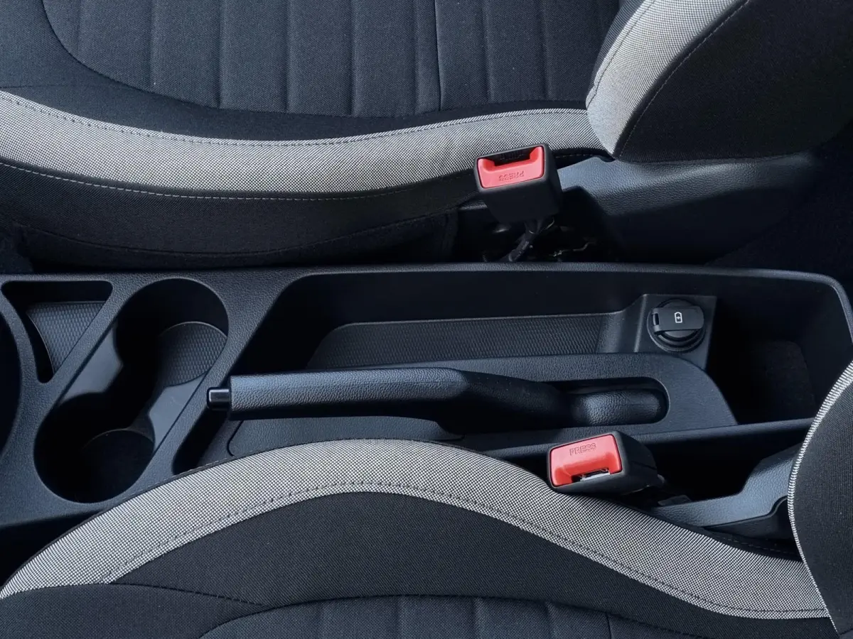 1.0 Comfort / Navigatie / Achteruitrijcamera / Parkeersensoren Achter / Airco / Cruise Control / Snel Leverbaar! /