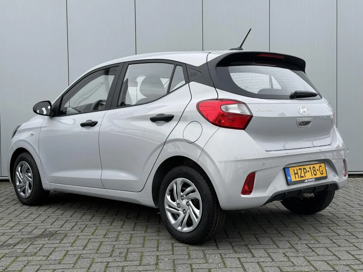 1.0 Comfort / Navigatie / Achteruitrijcamera / Parkeersensoren Achter / Airco / Cruise Control / Snel Leverbaar! /