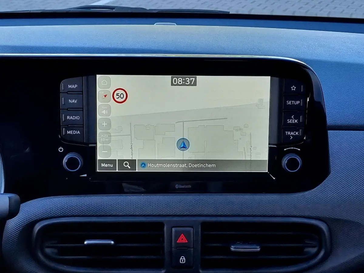 1.0 Comfort / Navigatie / Achteruitrijcamera / Parkeersensoren Achter / Airco / Cruise Control / Snel Leverbaar! /