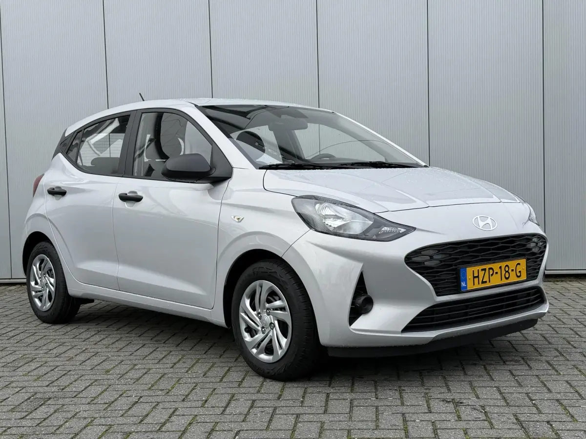 1.0 Comfort / Navigatie / Achteruitrijcamera / Parkeersensoren Achter / Airco / Cruise Control / Snel Leverbaar! /