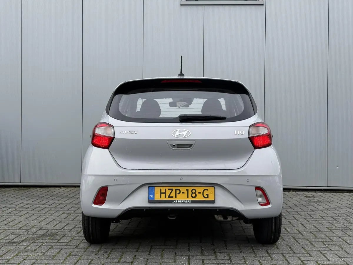1.0 Comfort / Navigatie / Achteruitrijcamera / Parkeersensoren Achter / Airco / Cruise Control / Snel Leverbaar! /