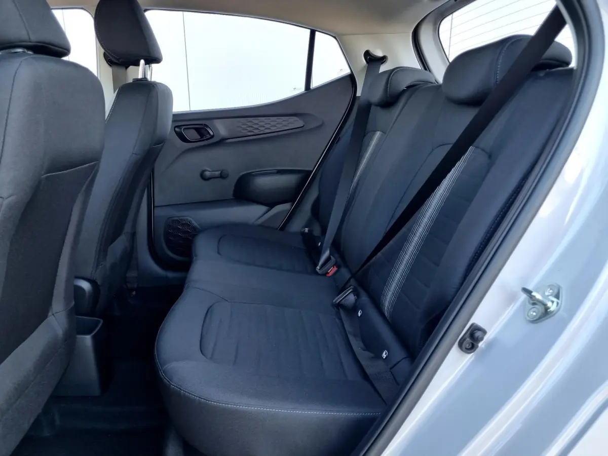 1.0 Comfort / Navigatie / Achteruitrijcamera / Parkeersensoren Achter / Airco / Cruise Control / Snel Leverbaar! /