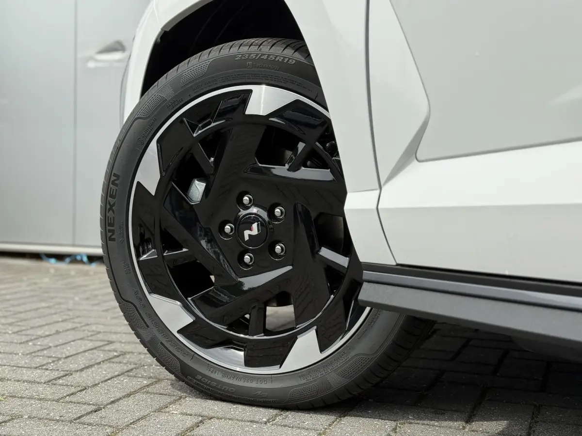 N Line 65.4 kWh / Full Option / Dynamische Routeplanner / Climate Control / Adaptive Cruise Control / 360 Camera / Stoel- & Stuurverwarming / Stoelverkoeling / Snel Leverbaar! /