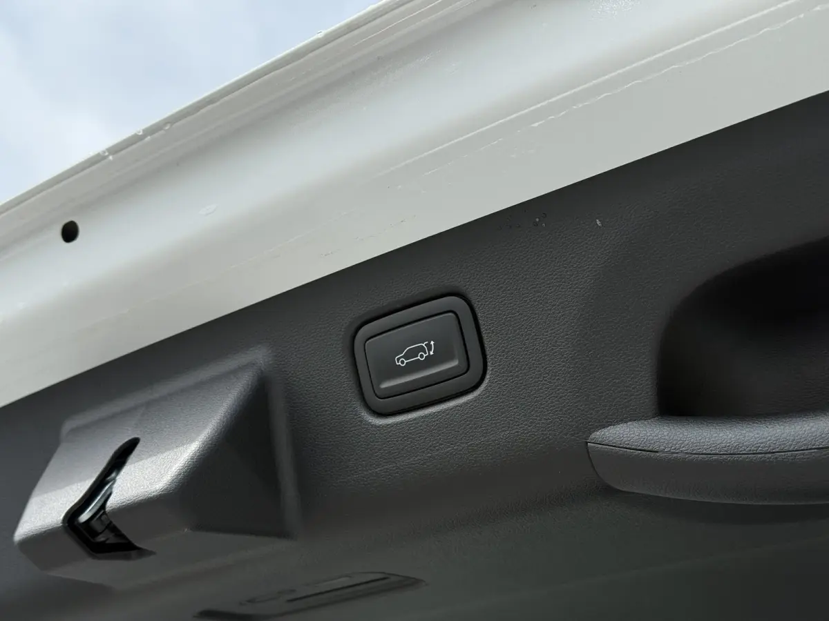 N Line 65.4 kWh / Full Option / Dynamische Routeplanner / Climate Control / Adaptive Cruise Control / 360 Camera / Stoel- & Stuurverwarming / Stoelverkoeling / Snel Leverbaar! /