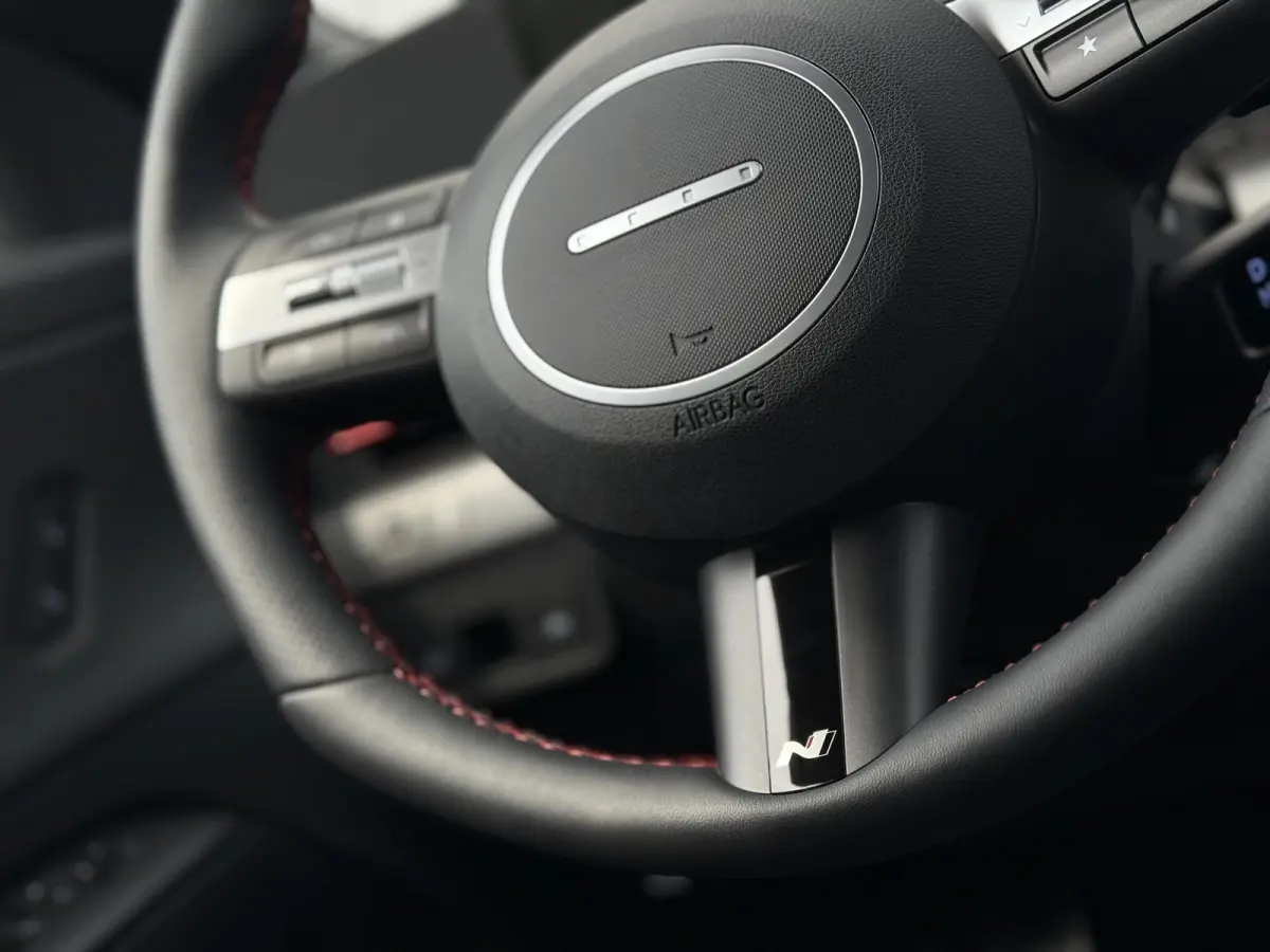 N Line 65.4 kWh / Full Option / Dynamische Routeplanner / Climate Control / Adaptive Cruise Control / 360 Camera / Stoel- & Stuurverwarming / Stoelverkoeling / Snel Leverbaar! /