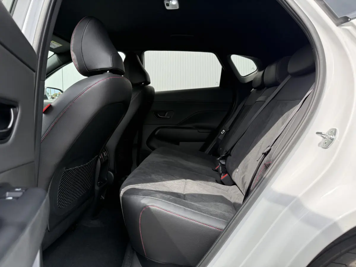 N Line 65.4 kWh / Full Option / Dynamische Routeplanner / Climate Control / Adaptive Cruise Control / 360 Camera / Stoel- & Stuurverwarming / Stoelverkoeling / Snel Leverbaar! /