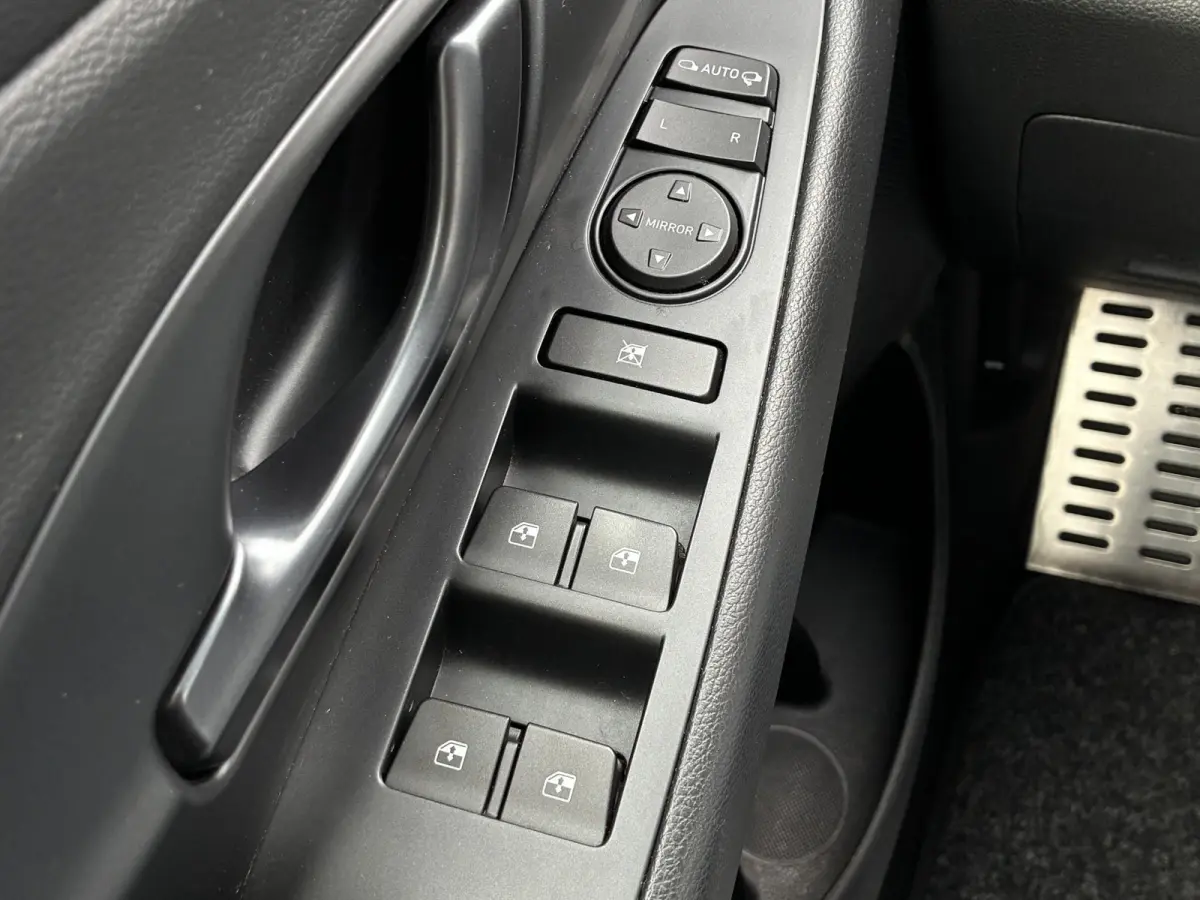 2.0 N 280pk DCT 8 / Fabrieksgarantie t/m 12-2026 / Dealer onderhouden / Trekgewicht 1600 kg / Stuur- & Stoel verwarming / Cruise control / Achteruitrijcamera / Keyless Entry/Start / Apple Ca