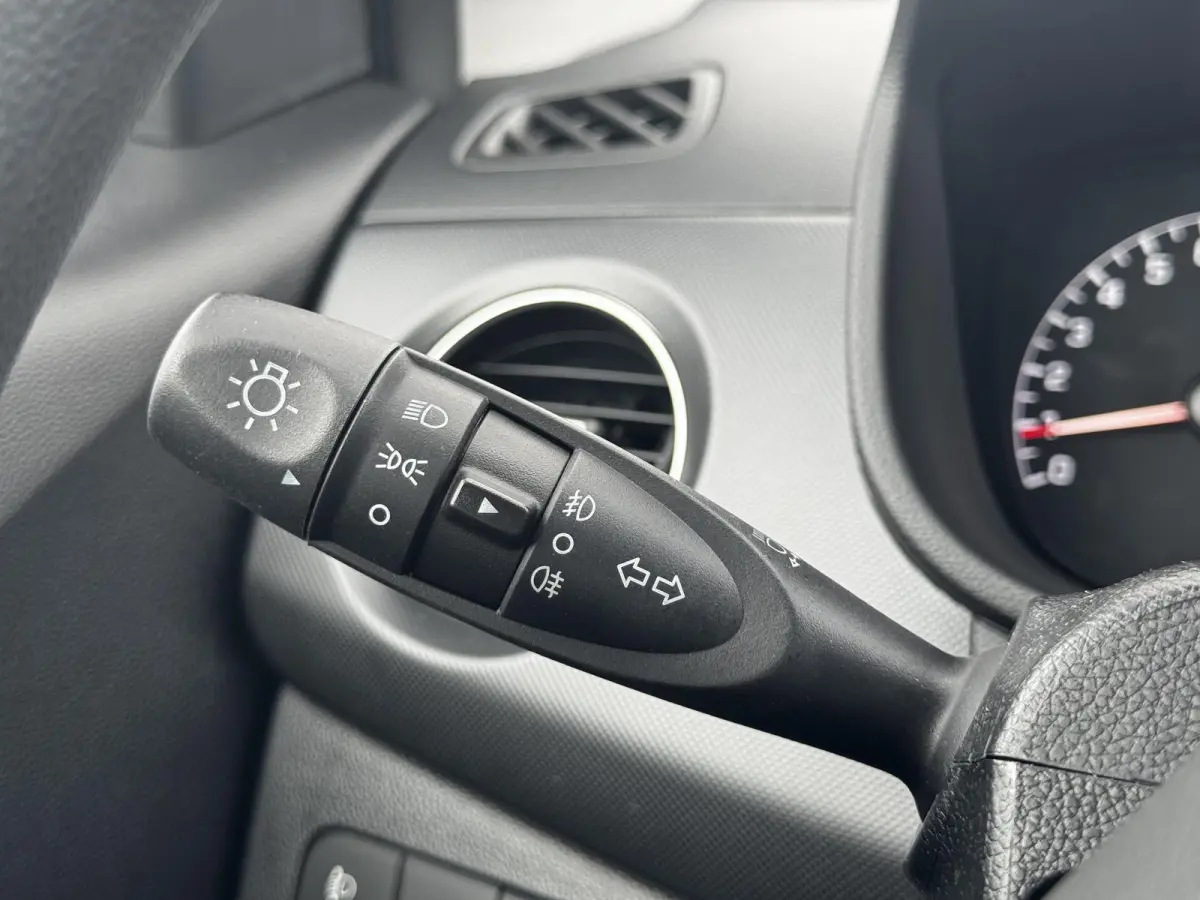 1.0i Comfort / 17.569 km!!!! / Airco / Cruise control / Bluetooth /