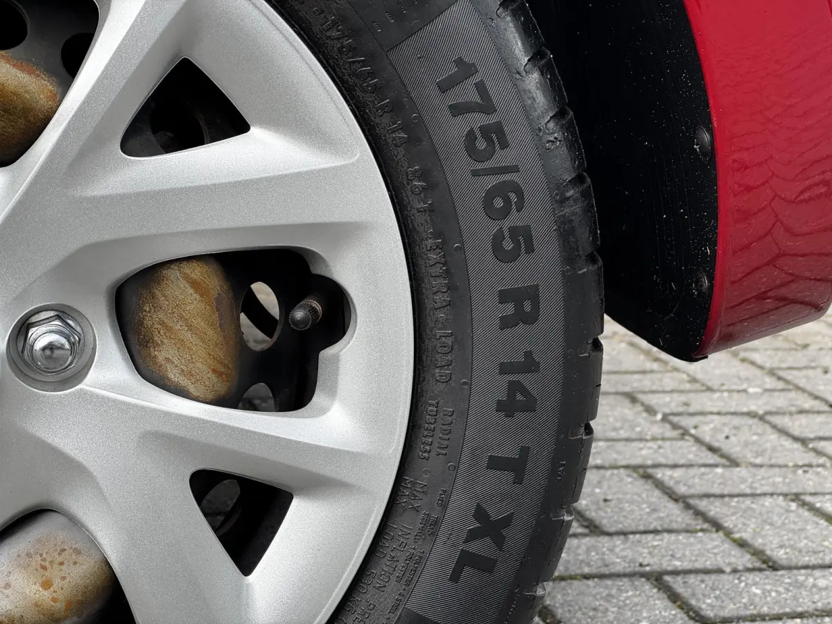 1.0i Comfort / 17.569 km!!!! / Airco / Cruise control / Bluetooth /