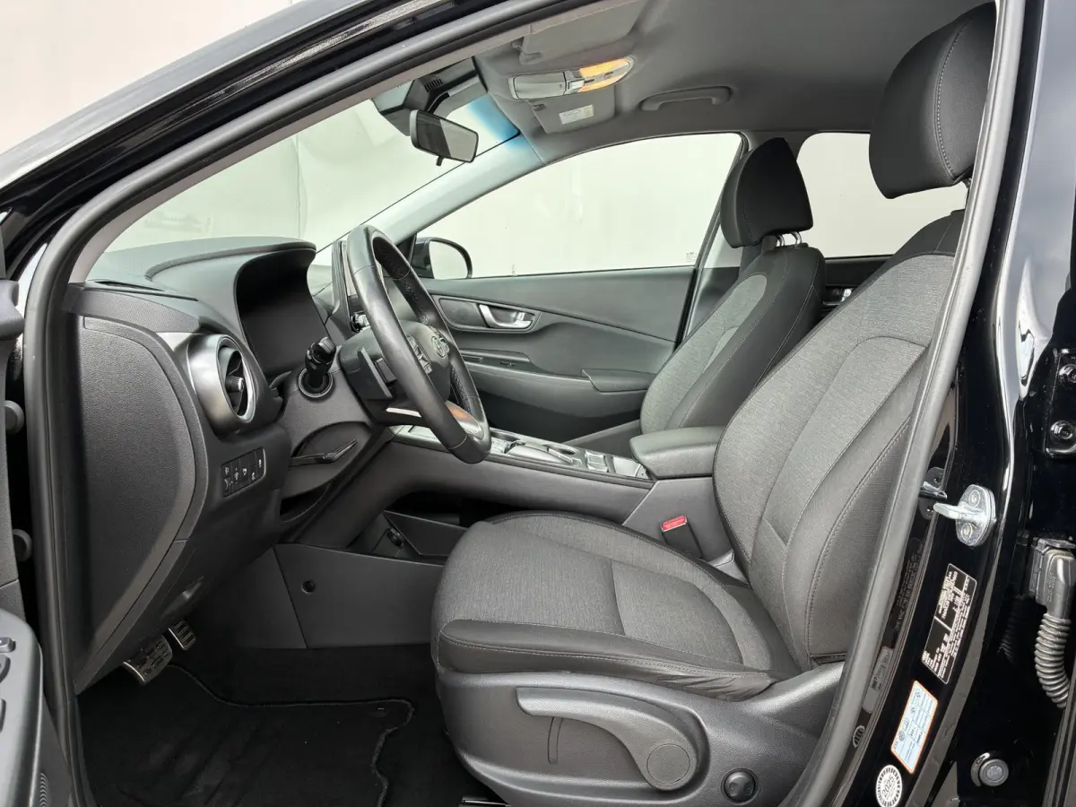 EV Fashion 39 kWh / SOH 95% / Fabrieksgarantie t/m 05-2027 / Dealer Onderhouden / Apple Carplay/Android Auto / Navigatie / 3-Fase laden / Snelladen /