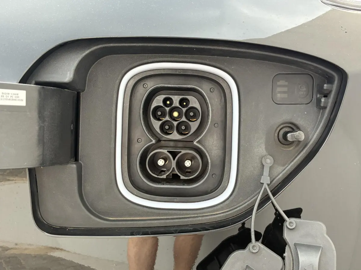 EV Fashion 39 kWh / SOH 95% / Fabrieksgarantie t/m 05-2027 / Dealer Onderhouden / Apple Carplay/Android Auto / Navigatie / 3-Fase laden / Snelladen /