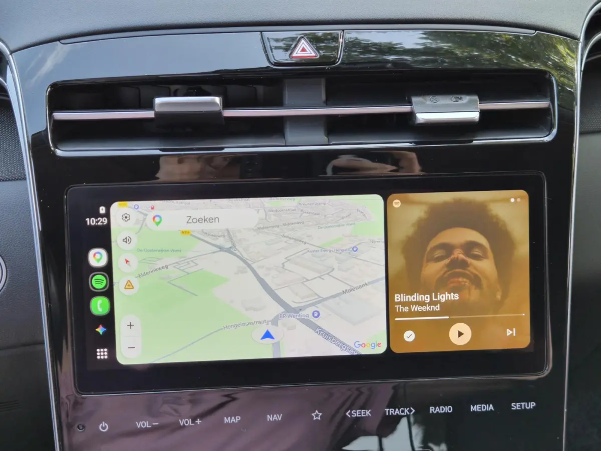 1.6 T-GDI PHEV Comfort Smart Sky 4WD / Dealeronderhouden / Fabrieksgarantie tot 06-2027 / Glazen schuif- en kanteldak / Stuur- & Stoelverwarming / Trekgewicht 1350 kg / Adaptief cruise contr
