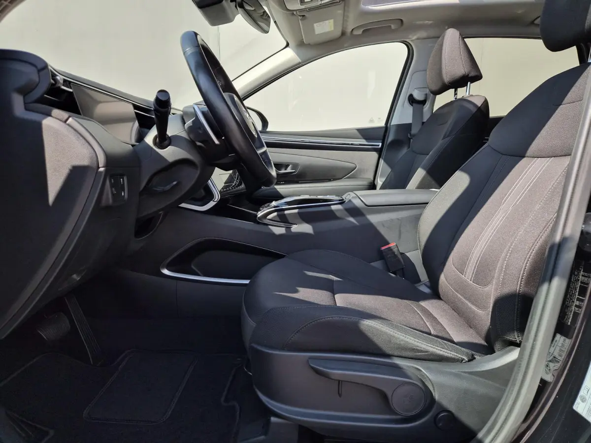 1.6 T-GDI PHEV Comfort Smart Sky 4WD / Dealeronderhouden / Fabrieksgarantie tot 06-2027 / Glazen schuif- en kanteldak / Stuur- & Stoelverwarming / Trekgewicht 1350 kg / Adaptief cruise contr