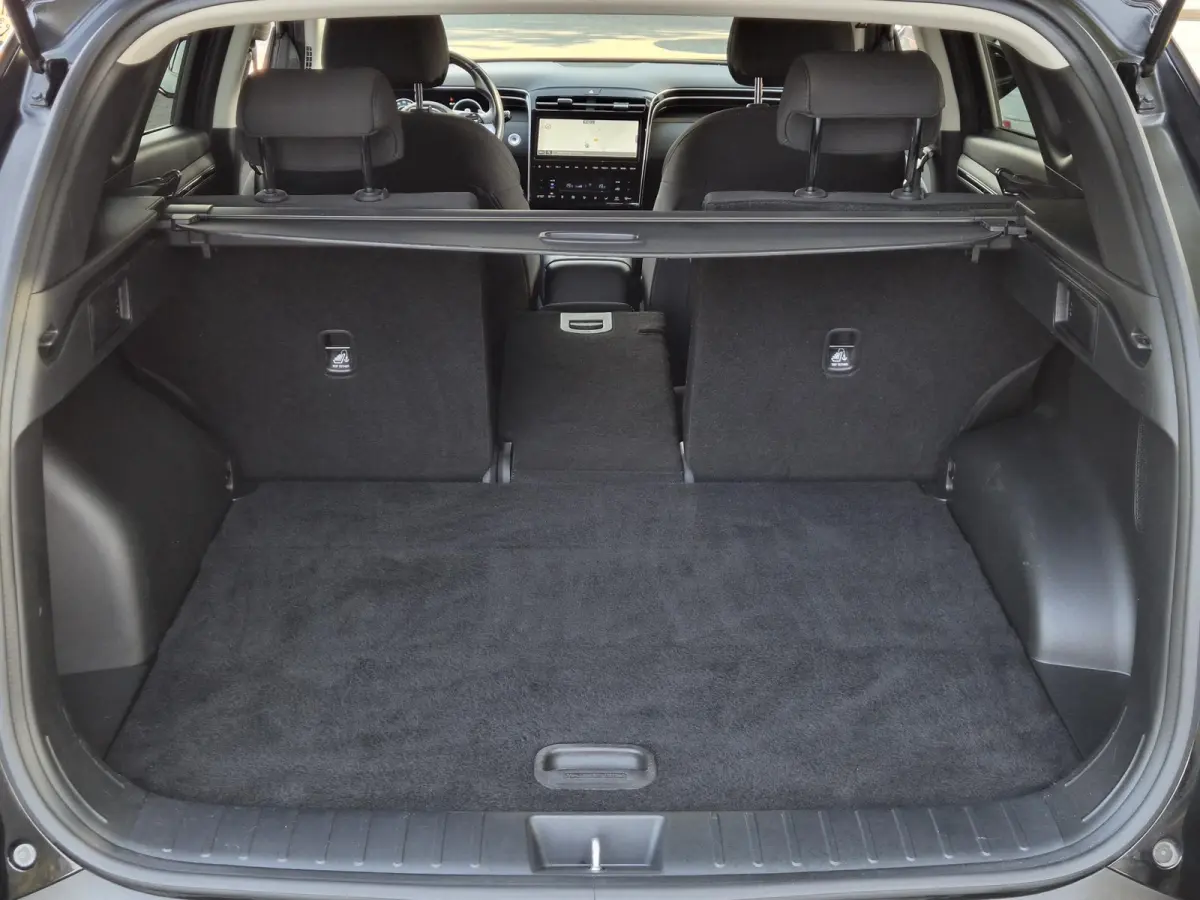 1.6 T-GDI PHEV Comfort Smart Sky 4WD / Dealeronderhouden / Fabrieksgarantie tot 06-2027 / Glazen schuif- en kanteldak / Stuur- & Stoelverwarming / Trekgewicht 1350 kg / Adaptief cruise contr