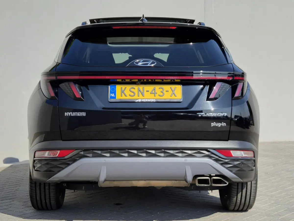 1.6 T-GDI PHEV Comfort Smart Sky 4WD / Dealeronderhouden / Fabrieksgarantie tot 06-2027 / Glazen schuif- en kanteldak / Stuur- & Stoelverwarming / Trekgewicht 1350 kg / Adaptief cruise contr