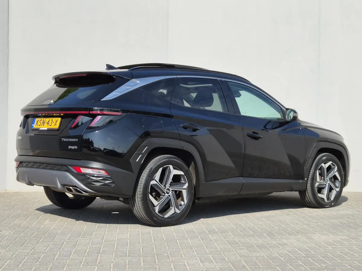 1.6 T-GDI PHEV Comfort Smart Sky 4WD / Dealeronderhouden / Fabrieksgarantie tot 06-2027 / Glazen schuif- en kanteldak / Stuur- & Stoelverwarming / Trekgewicht 1350 kg / Adaptief cruise contr