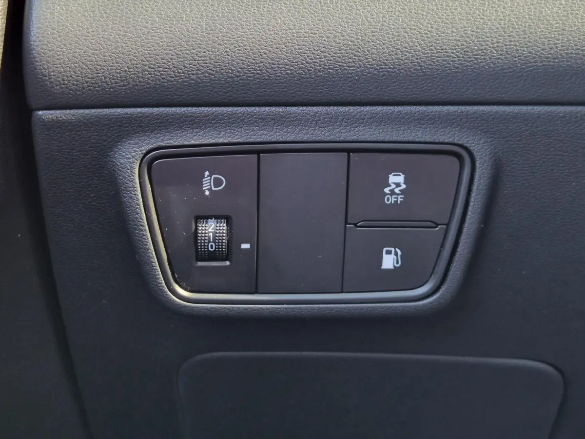 1.6 T-GDI PHEV Comfort Smart Sky 4WD / Dealeronderhouden / Fabrieksgarantie tot 06-2027 / Glazen schuif- en kanteldak / Stuur- & Stoelverwarming / Trekgewicht 1350 kg / Adaptief cruise contr