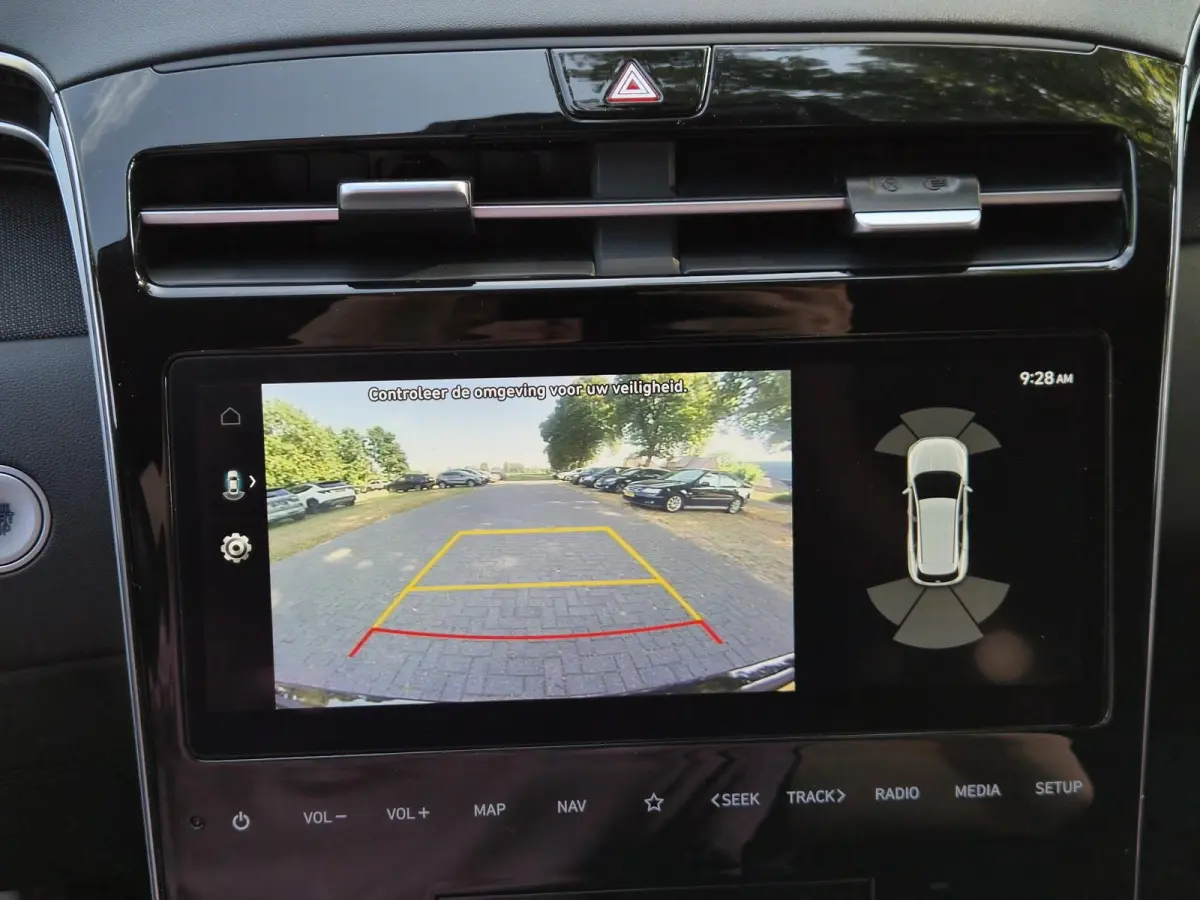 1.6 T-GDI PHEV Comfort Smart Sky 4WD / Dealeronderhouden / Fabrieksgarantie tot 06-2027 / Glazen schuif- en kanteldak / Stuur- & Stoelverwarming / Trekgewicht 1350 kg / Adaptief cruise contr