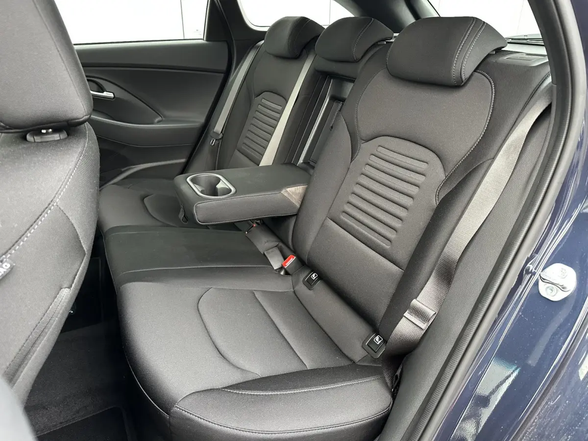 1.0 T-GDi MHEV Comfort / Demo Deal / Navigatie / Climate & Cruise Control / 8 Inch Multimediascherm / Sailing Blue /
