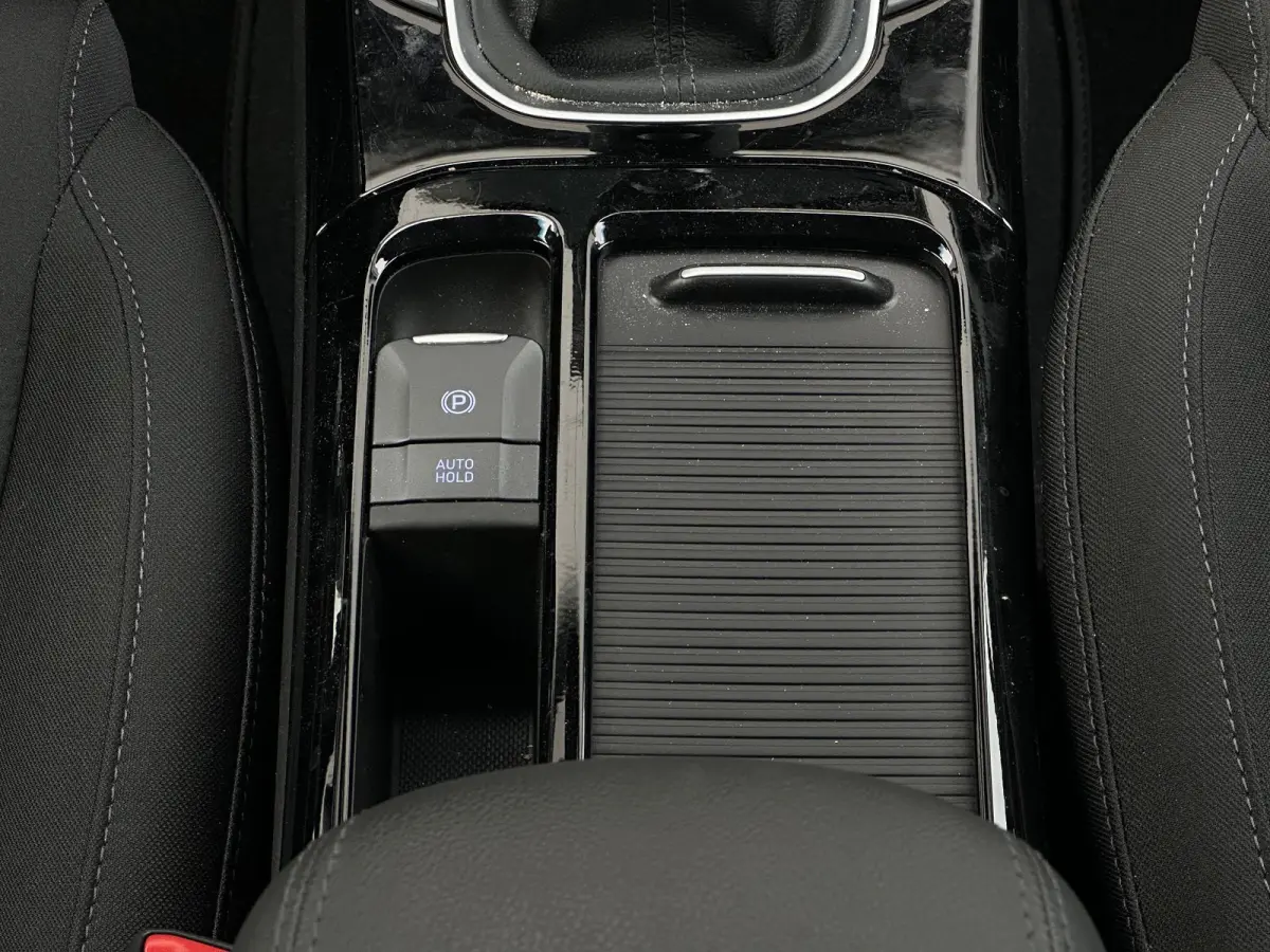 1.0 T-GDi MHEV Comfort / Demo Deal / Navigatie / Climate & Cruise Control / 8 Inch Multimediascherm / Sailing Blue /
