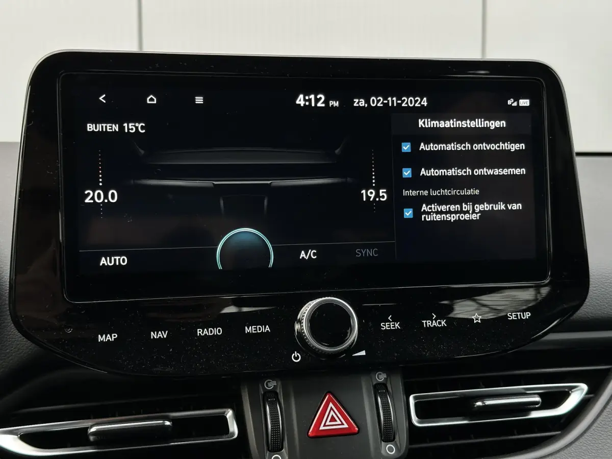 1.0 T-GDi MHEV Comfort / Demo Deal / Navigatie / Climate & Cruise Control / 8 Inch Multimediascherm / Sailing Blue /