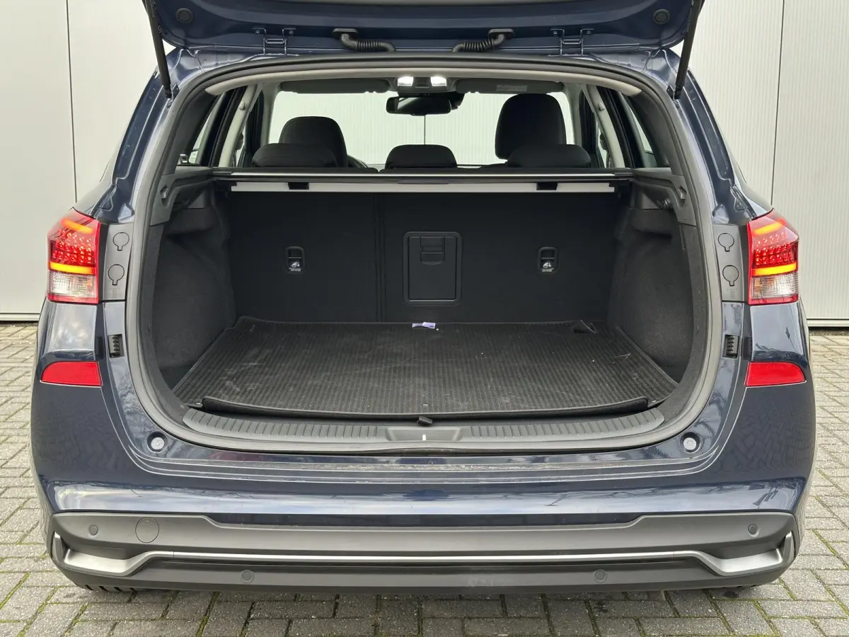 1.0 T-GDi MHEV Comfort / Demo Deal / Navigatie / Climate & Cruise Control / 8 Inch Multimediascherm / Sailing Blue /