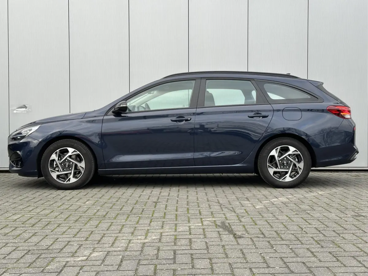 1.0 T-GDi MHEV Comfort / Demo Deal / Navigatie / Climate & Cruise Control / 8 Inch Multimediascherm / Sailing Blue /